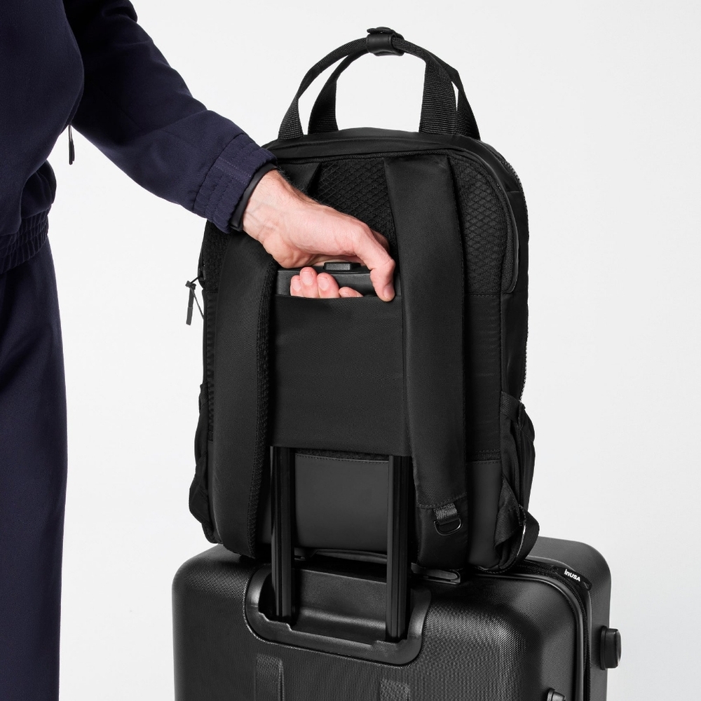 Figs The Shift Backpack - Black/Unisex - Picture 5 of 6